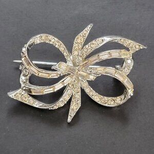 Vintage Rhinestone Bow Brooch Pin Silver Tone Elegant Jewelry Womens Accessory
